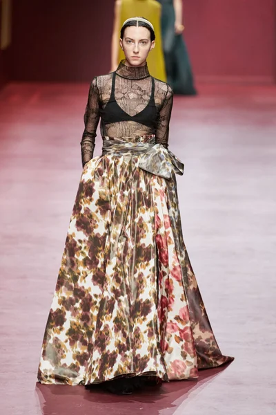 Look 75